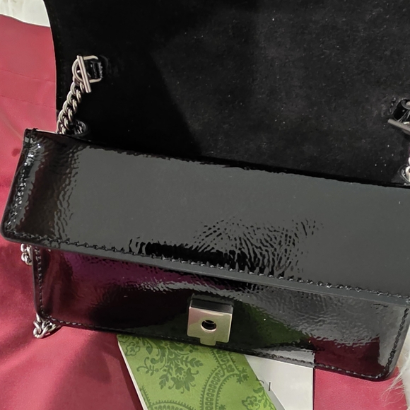 Elegant Black Patent Leather Chain Bag - Picture 5 of 10